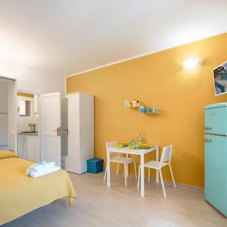 Le Tre Api Apartmán Porto Azzurro